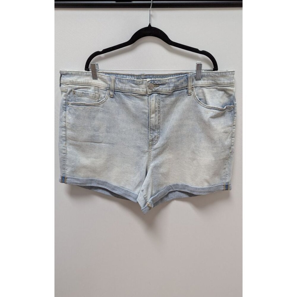 Torrid Light Wash Perfect Wave High-Rise Perfect 5" Denim Shorts
